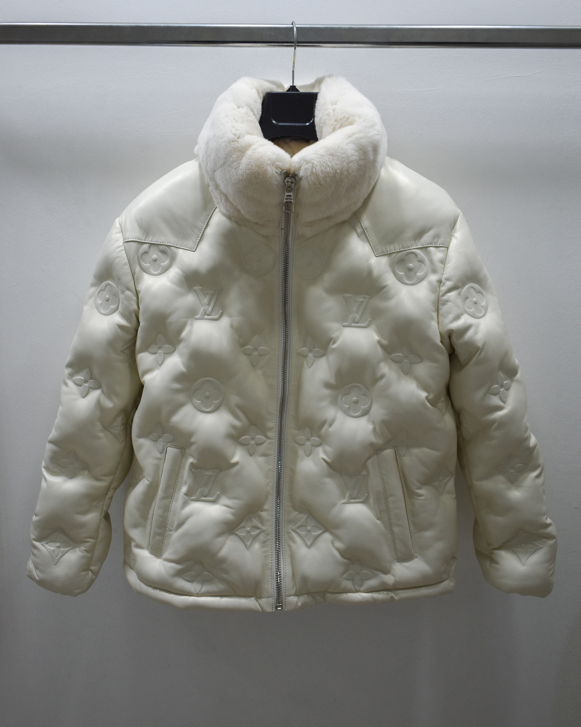 LOUIS VUITTON Fur Jacket Size L Beige Wool 48% Nutria fur 40% Nylon9% –  GALLERY RARE Global Online Store